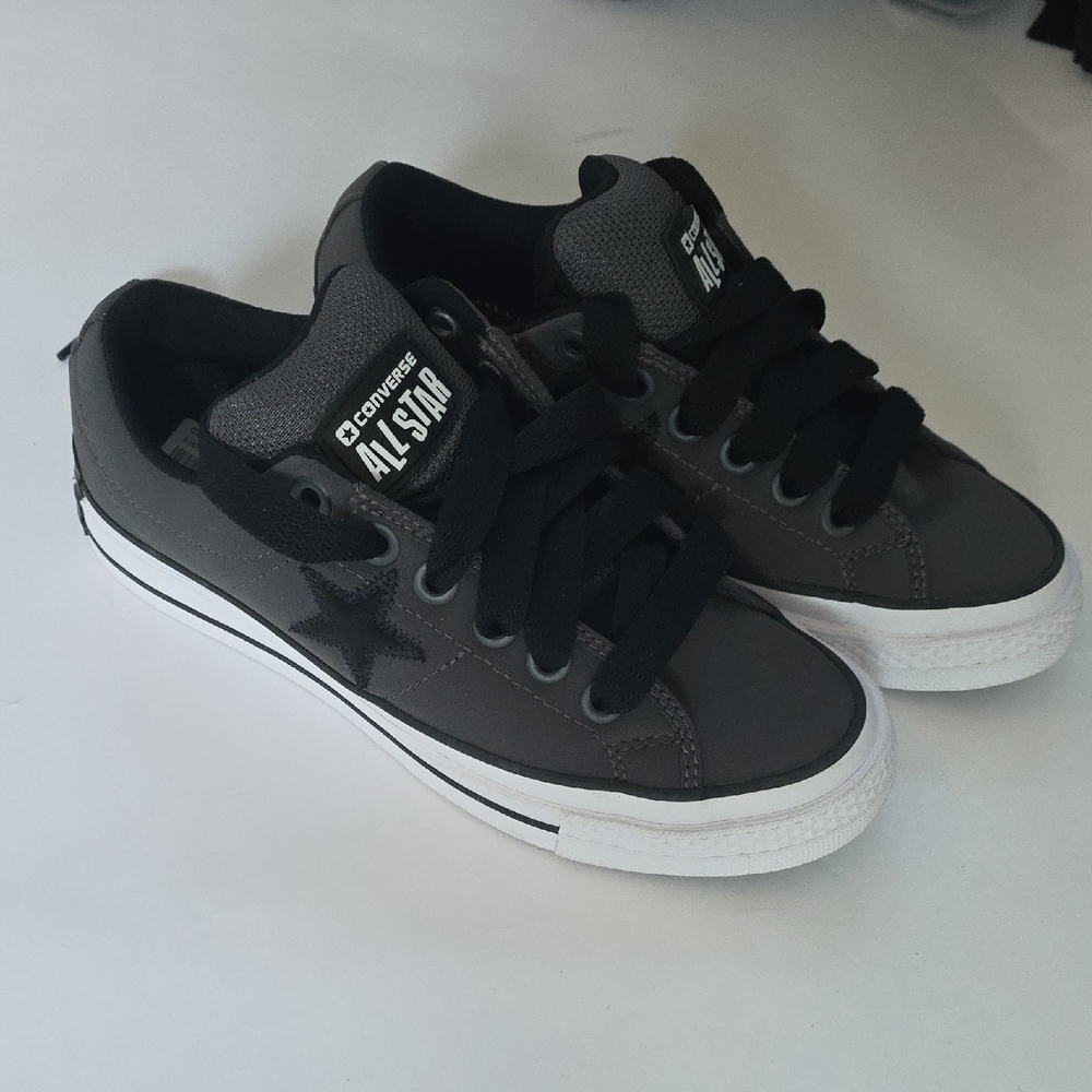 NWT Men's Converse One Star Puff Sneakers. Size M 7.5/W 9. Dark Material